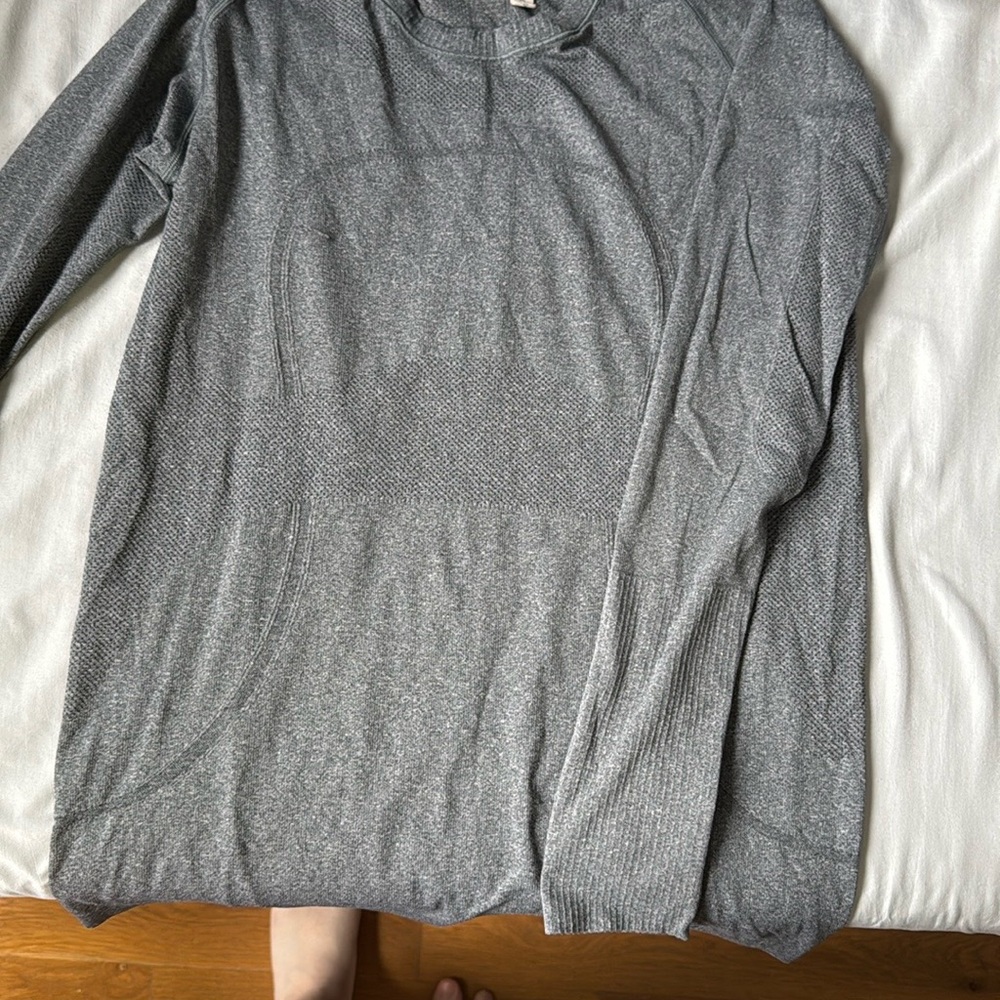 Lululemon Gray Long Sleeve Tee with Crew Neck